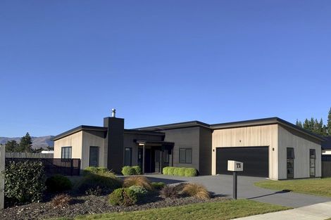 Photo of property in 12 Kingfisher Crescent, Albert Town, Wanaka, 9305