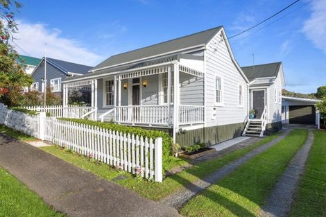 Photo of property in 1 Karaka Street, Helensville, 0800