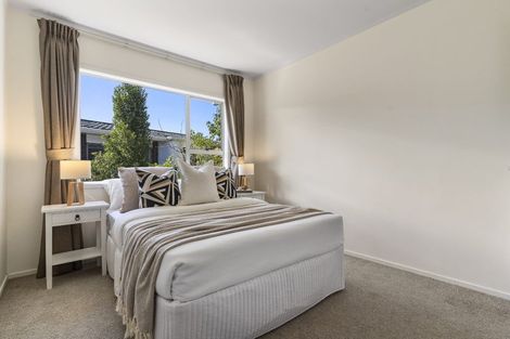 Photo of property in 6 Mannering Place, Hillcrest, Auckland, 0627