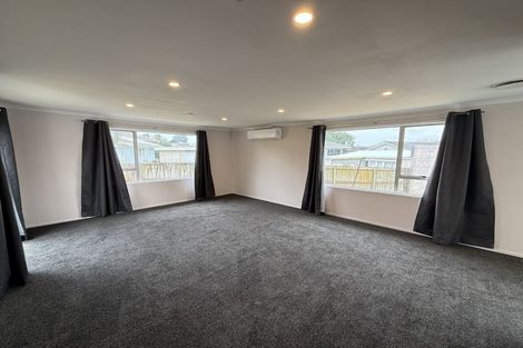 Photo of property in 20 Becker Drive, Weymouth, Auckland, 2103