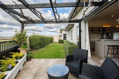 Photo of property in 48 Merlot Drive, Greenmeadows, Napier, 4112