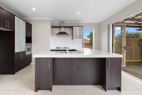 Photo of property in 6 Karson Place, Flat Bush, Auckland, 2016