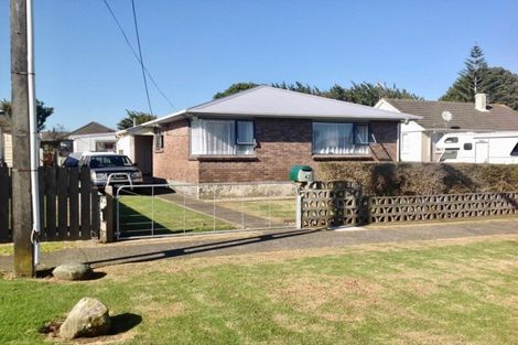 Photo of property in 42 Richmond Street, Waitara, 4320