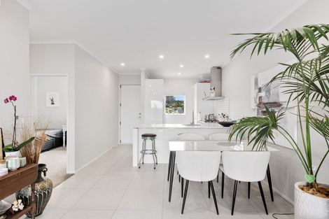 Photo of property in 26a Taikura Avenue, Red Beach, 0932