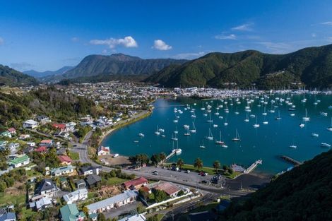 Photo of property in 13 Arthur Crescent, Waikawa, Picton, 7220