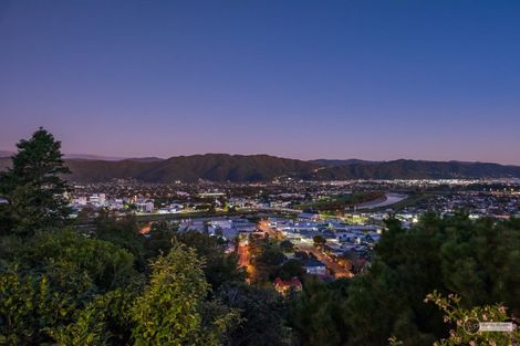 Photo of property in 37 Normandale Road, Normandale, Lower Hutt, 5010