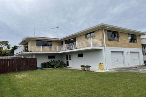 Photo of property in 34 Gilbass Avenue, Hamilton Lake, Hamilton, 3204