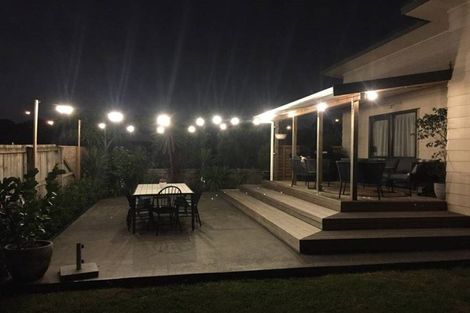 Photo of property in 10 Umu Place, Mangere, Auckland, 2022