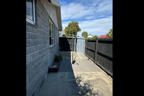 Photo of property in 1/102a Queenspark Drive, Parklands, Christchurch, 8083