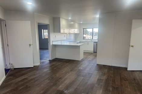 Photo of property in 155 Botany Road, Botany Downs, Auckland, 2010