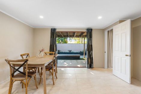 Photo of property in 13a Cliff View Drive, Green Bay, Auckland, 0604