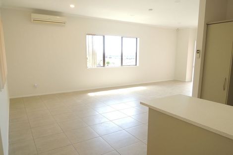 Photo of property in 64 Black Teal Close, Unsworth Heights, Auckland, 0632