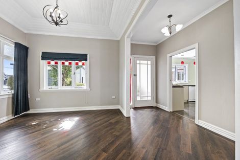 Photo of property in 263 Carrington Street, Vogeltown, New Plymouth, 4310