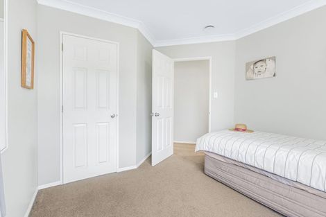 Photo of property in 5 Dallinger Street, St Andrews, Hamilton, 3200