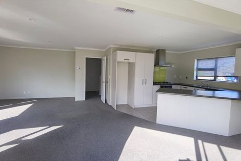 Photo of property in 5a Sandino Place, Grenada Village, Wellington, 6037