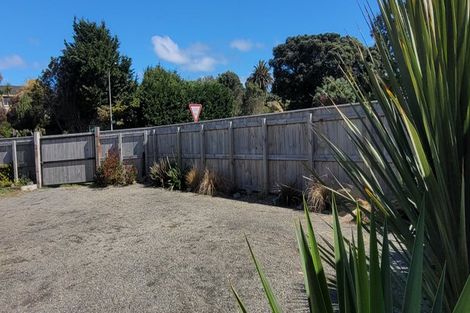 Photo of property in 2 Goldie Place, Waikanae Beach, Waikanae, 5036