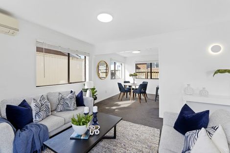 Photo of property in 2/237 Edmonton Road, Te Atatu South, Auckland, 0610