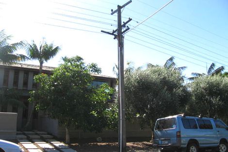 Photo of property in 18 Tiri Road, Milford, Auckland, 0620