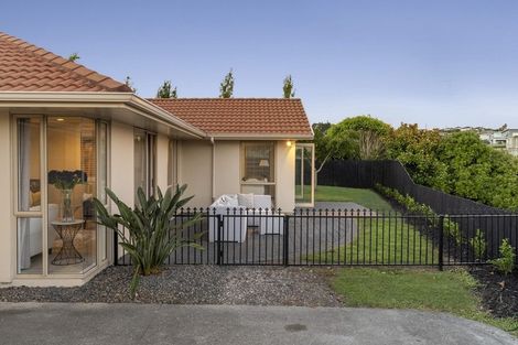 Photo of property in 113 Tauranga Place, Orewa, 0931