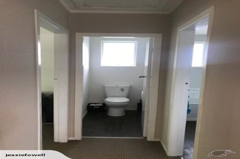 Photo of property in 29 Beaumont Crescent, Frankleigh Park, New Plymouth, 4310