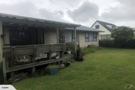 Photo of property in 128 Tutere Street, Waikanae Beach, Waikanae, 5036