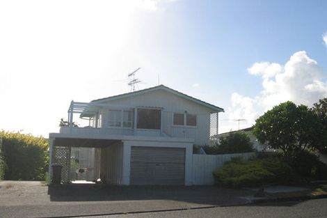Photo of property in 15b Cruickshank Crescent, Meadowbank, Auckland, 1072