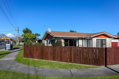 Photo of property in 1 Nursery Place, Westown, New Plymouth, 4310