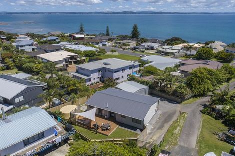 Photo of property in 15b Pacific Parade, Army Bay, Whangaparaoa, 0930