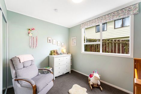 Photo of property in 6 Gaff Place, Whitby, Porirua, 5024