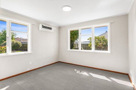 Photo of property in 21 Lambeth Crescent, Northcote, Christchurch, 8052