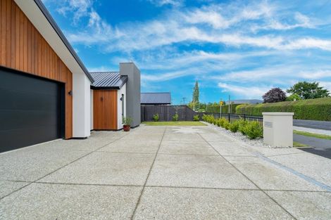 Photo of property in 143 Wingatui Road, Mosgiel, 9024