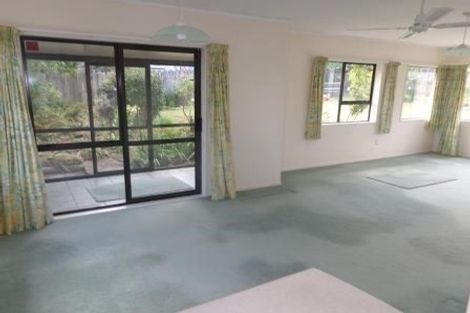 Photo of property in 6 Lantana Road, Green Bay, Auckland, 0604