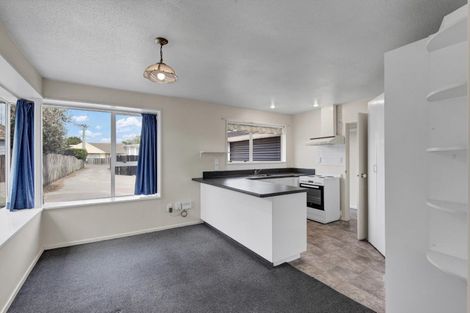 Photo of property in 2/86 Aorangi Road, Bryndwr, Christchurch, 8053