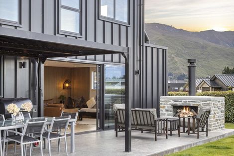 Photo of property in 21 Marjon Drive, Wanaka, 9305
