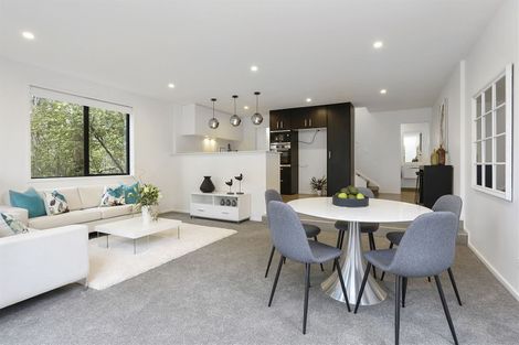 Photo of property in 4/15d Verran Road, Birkenhead, Auckland, 0626