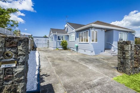 Photo of property in 1 Achilles Crescent, Narrow Neck, Auckland, 0624