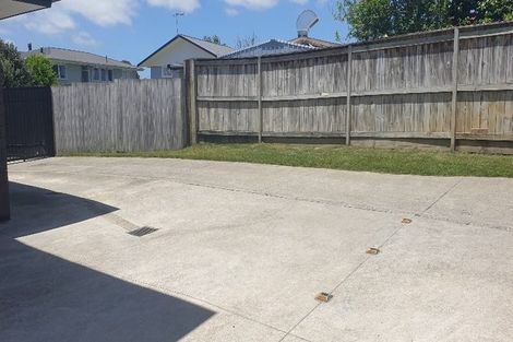 Photo of property in 18b Riverpark Crescent, Henderson, Auckland, 0610