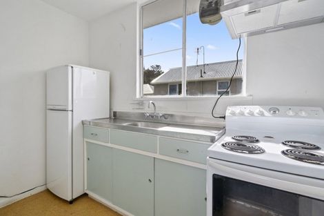 Photo of property in 6/127 Queens Drive, Lyall Bay, Wellington, 6022