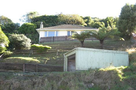 Photo of property in 111 Newlands Road, Newlands, Wellington, 6037