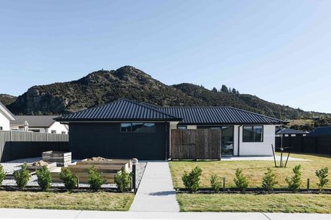 Photo of property in 56 Sherwin Avenue, Albert Town, Wanaka, 9305