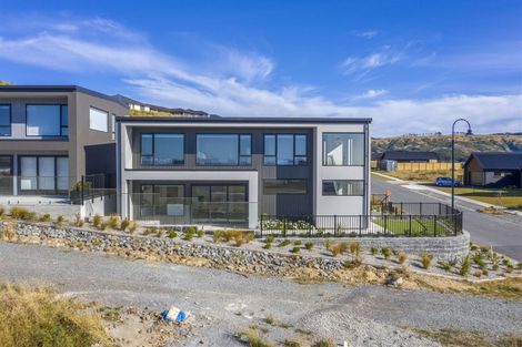 Photo of property in 26b Queen Charlotte Drive, Aotea, Porirua, 5024