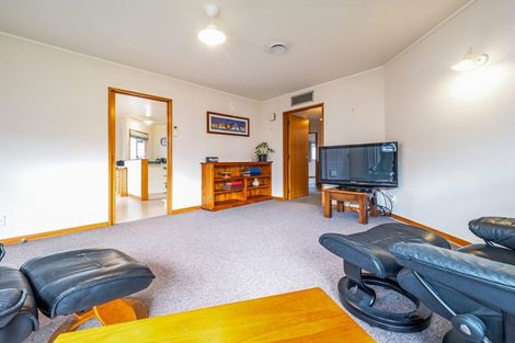 Photo of property in 2 Hughes Court, Pahiatua, 4910