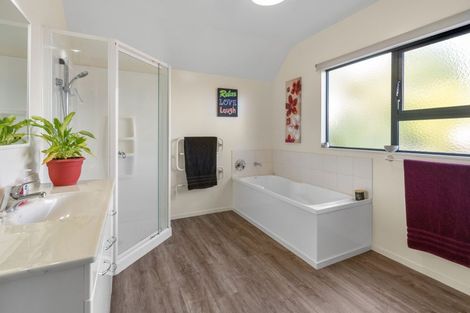 Photo of property in 6 Hillcrest Lane, Levin, 5510