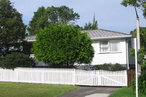 Photo of property in 30 Castleford Street, Green Bay, Auckland, 0604