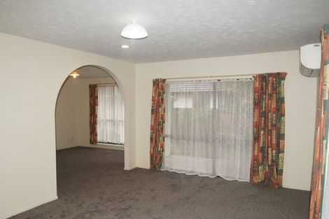 Photo of property in 32 Cowes Street, Avondale, Christchurch, 8061