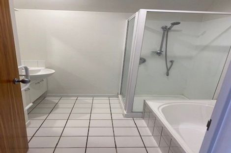 Photo of property in 8 Oakford Close, Riccarton, Christchurch, 8011