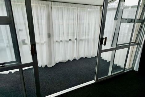 Photo of property in 2 Hill Court, Awapuni, Palmerston North, 4412