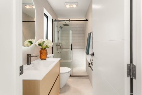 Photo of property in 2/1 Montana Avenue, Murrays Bay, Auckland, 0630