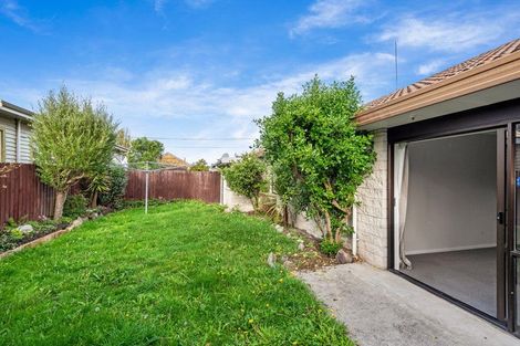 Photo of property in 21 Inglis Street, Phillipstown, Christchurch, 8011