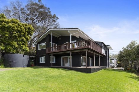 Photo of property in 3 Francis Avenue, Stanmore Bay, Whangaparaoa, 0932